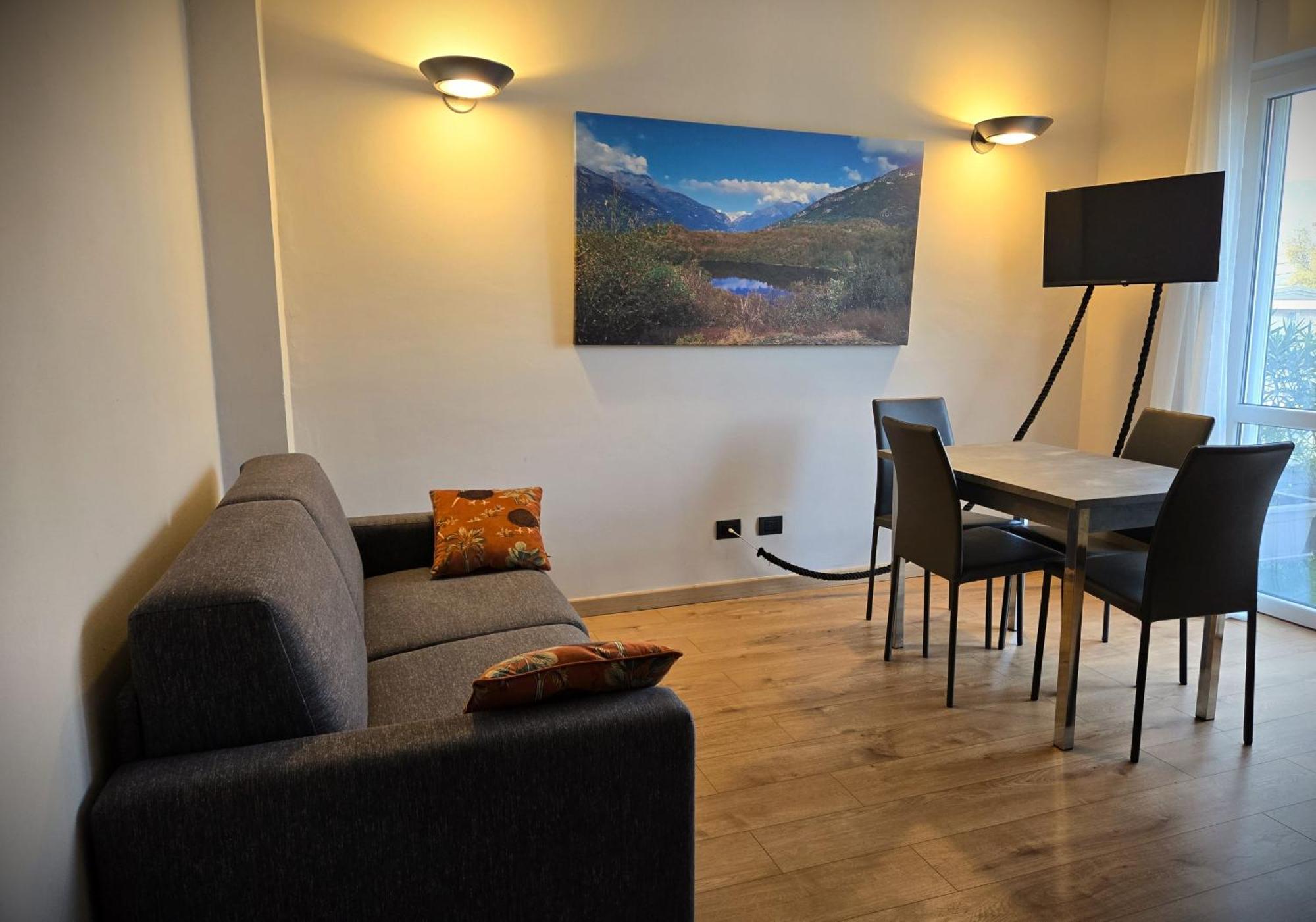7 Lakes Aparthotel Burolo Eksteriør billede